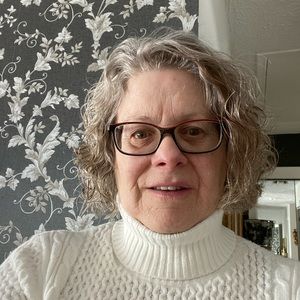 Meet your Posher, Monique